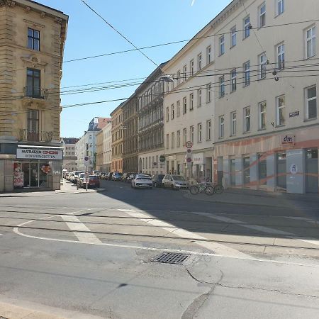 Sonniges Studio Heinzelmanngasse Appartamento Vienna Esterno foto