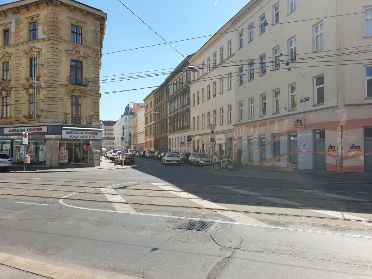 Sonniges Studio Heinzelmanngasse Appartamento Vienna Esterno foto